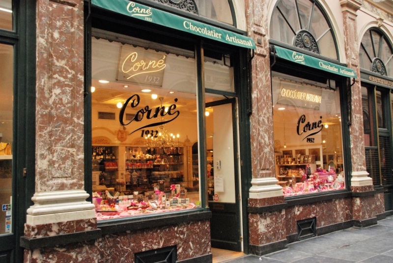 chocolaterie-LE CANNET DES MAURES-min_chocolate_chocolaterie_shop_luxury_chic_gallery_brussels_belgium-558146